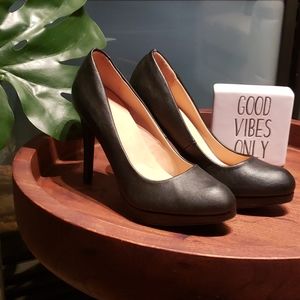 Le Chateau Leather Heels